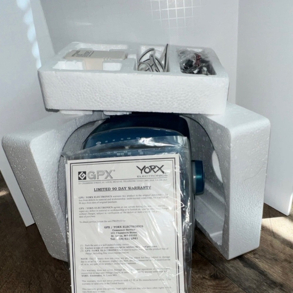 Blue Portable Television with AM/FM Radio - Picture 2 of 4